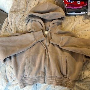Abercrombie & Fitch Soft A&F Max Essentials Cropped Zip Up Hoodie